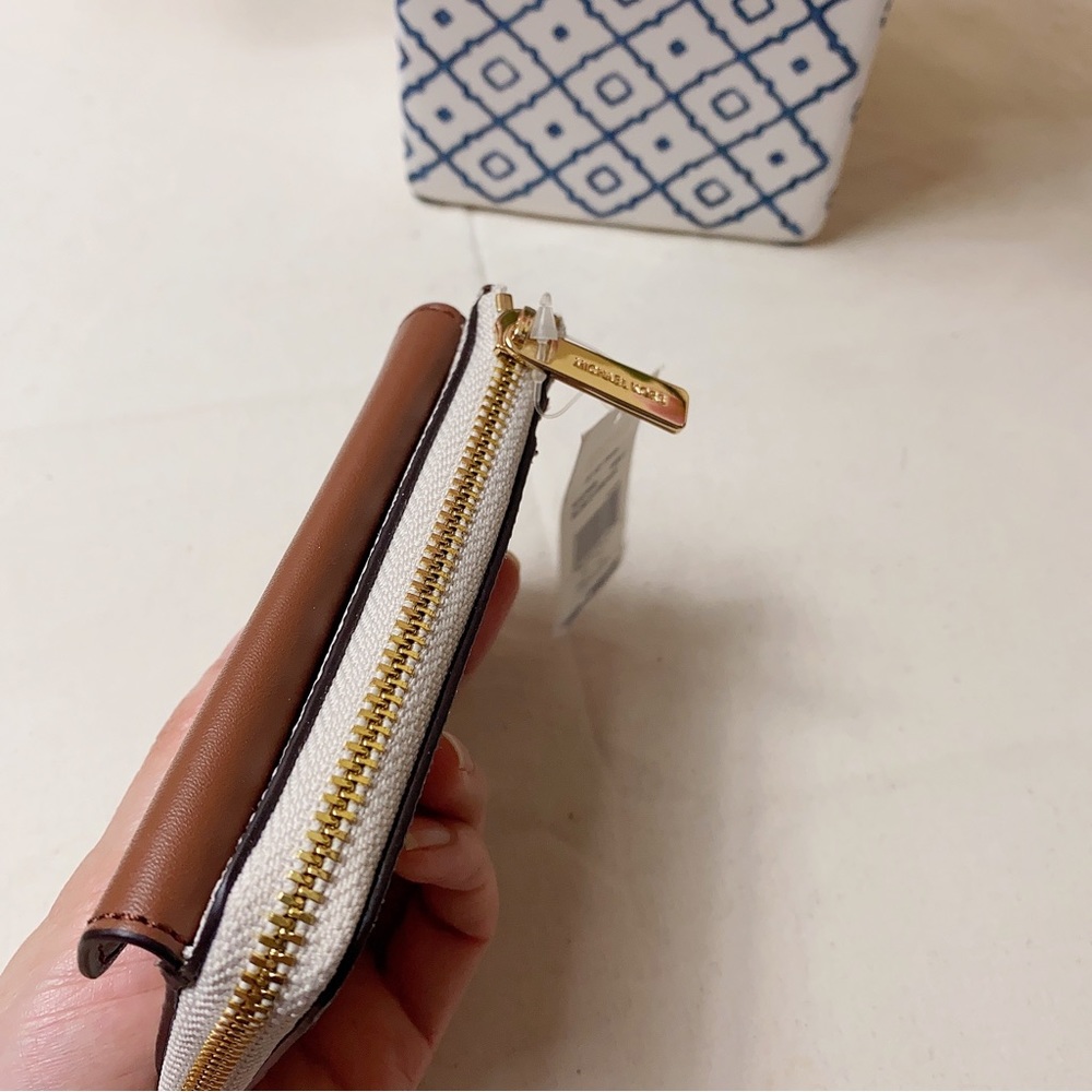 Michael Kors Jet Set Card Case in Vanilla - Picture 4 of 7